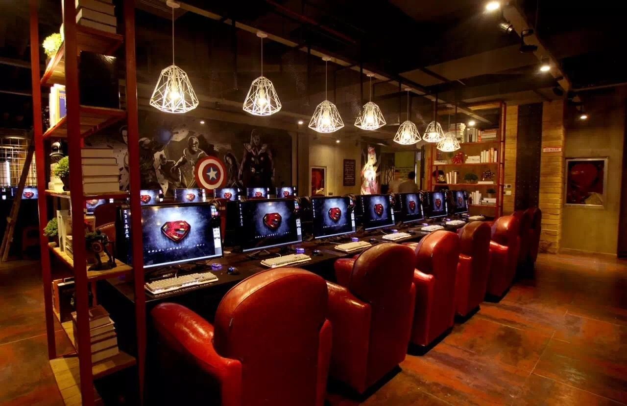 1687878079-en-idei-club-p-cyber-cafe-dizain-pinterest-6